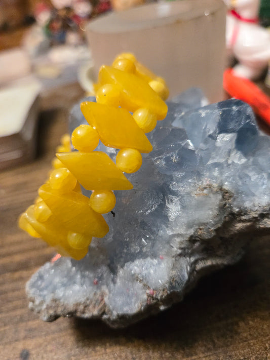 Yellow Jade Bracelet – Bring Joy, Balance, and Prosperity